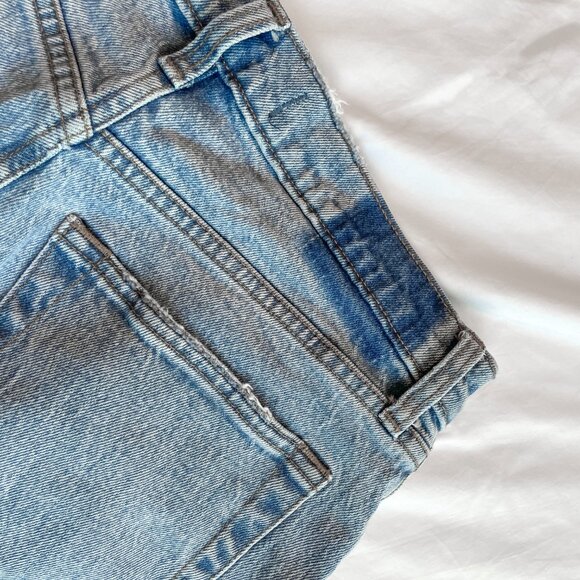 Abercrombie & Fitch High Rise 90s Relaxed Split Hem Jeans - Picture 7 of 9